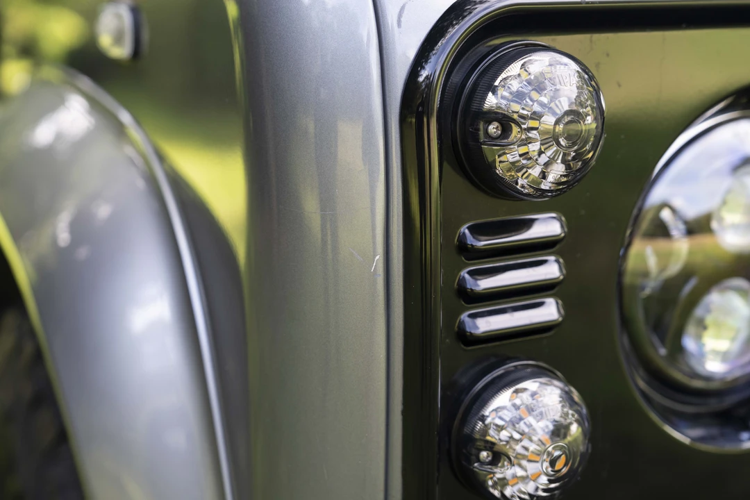 2011 Land Rover Defender 90 - Image 27 of 31