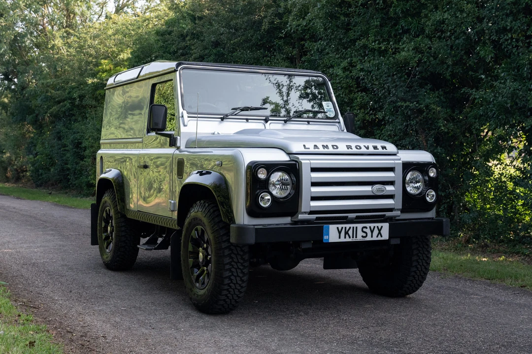 2011 Land Rover Defender 90 - Image 2 of 31