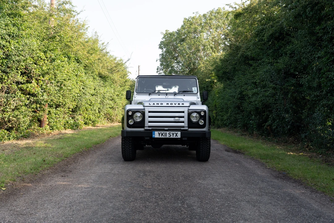 2011 Land Rover Defender 90 - Image 19 of 31