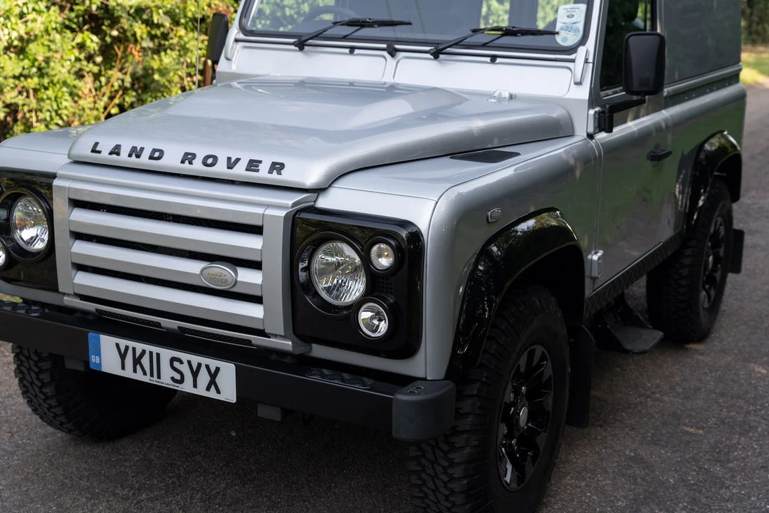 2011 Land Rover Defender 90 - Image 27 of 31