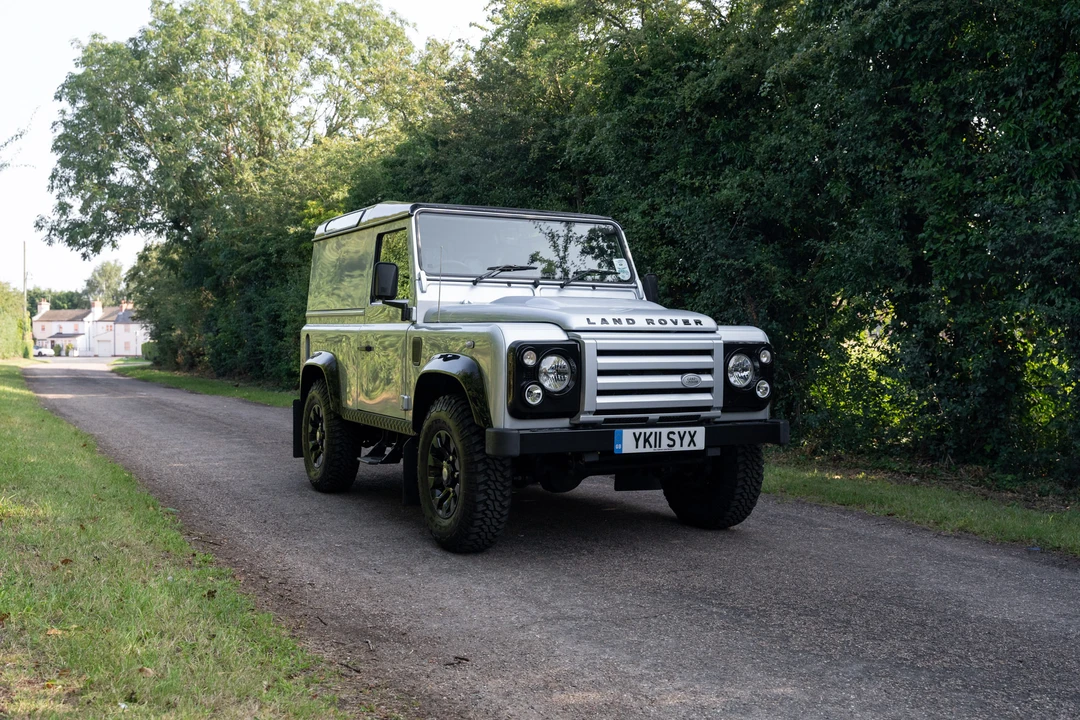 2011 Land Rover Defender 90 - Image 4 of 31