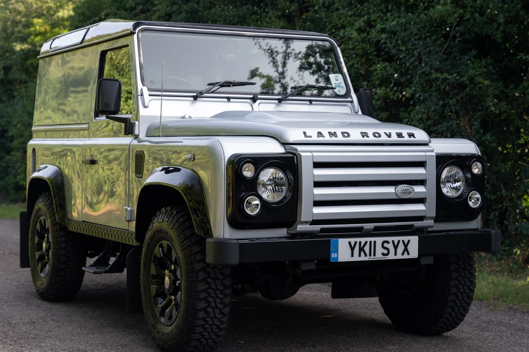 2011 Land Rover Defender 90 - Image 12 of 31