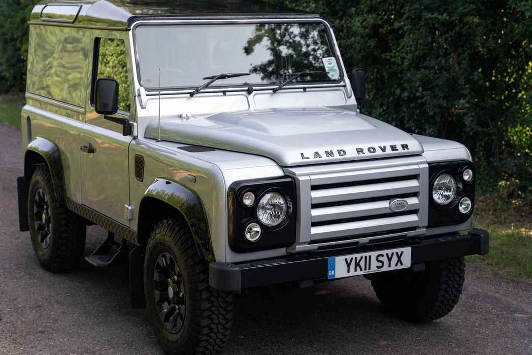 2011 Land Rover Defender 90 - Image 28 of 31