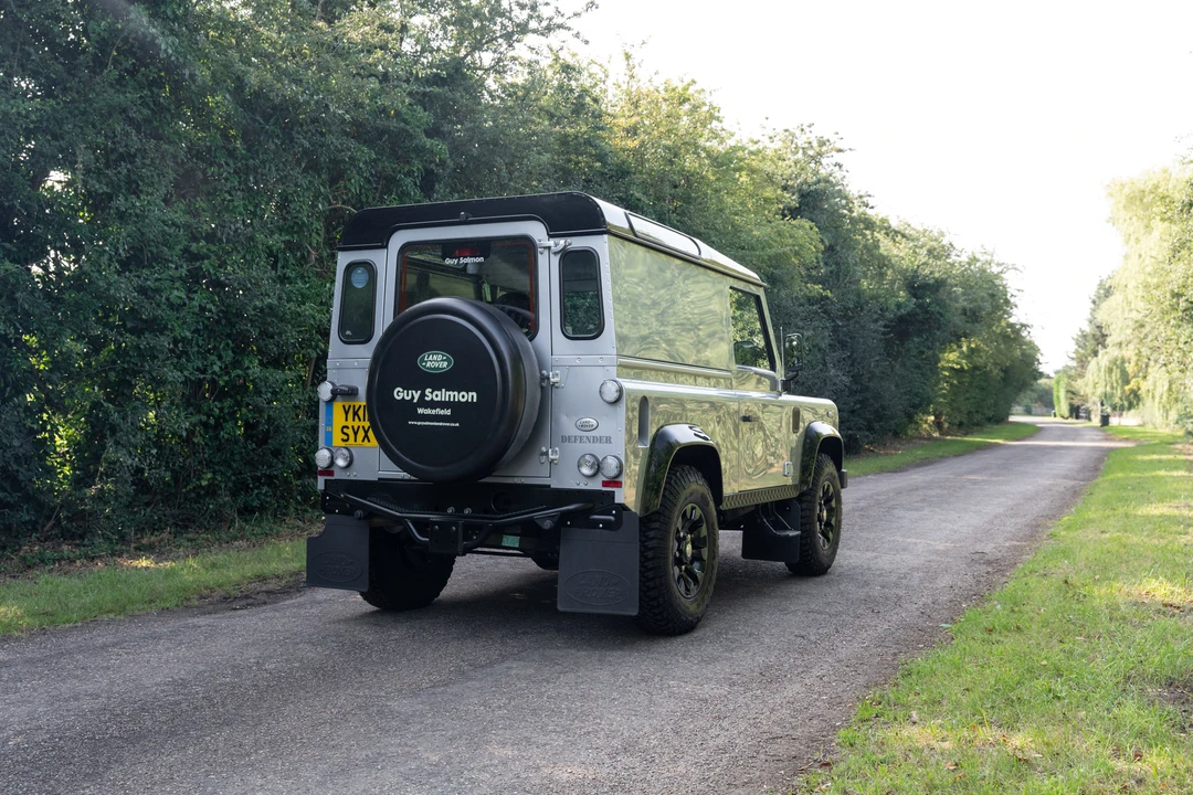 2011 Land Rover Defender 90 - Image 14 of 31