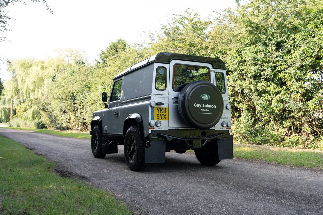 2011 Land Rover Defender 90 - Image 8 of 31