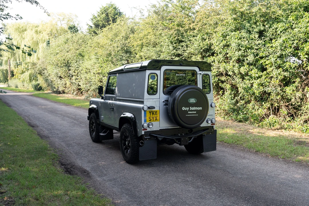 2011 Land Rover Defender 90 - Image 24 of 31