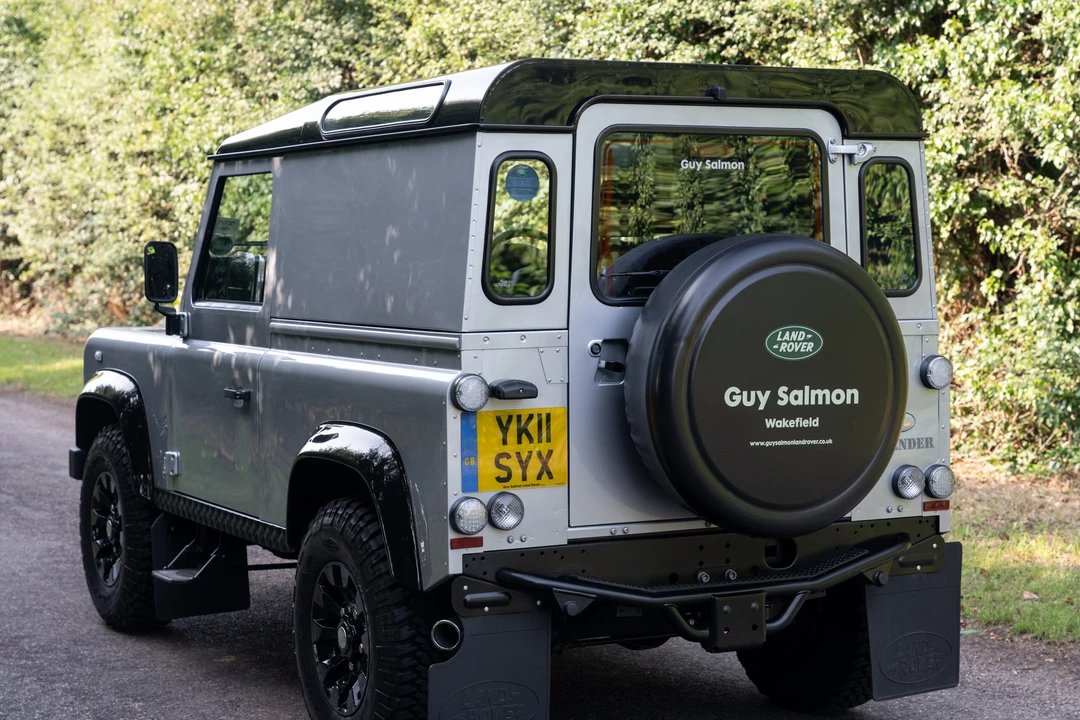 2011 Land Rover Defender 90 - Image 16 of 31