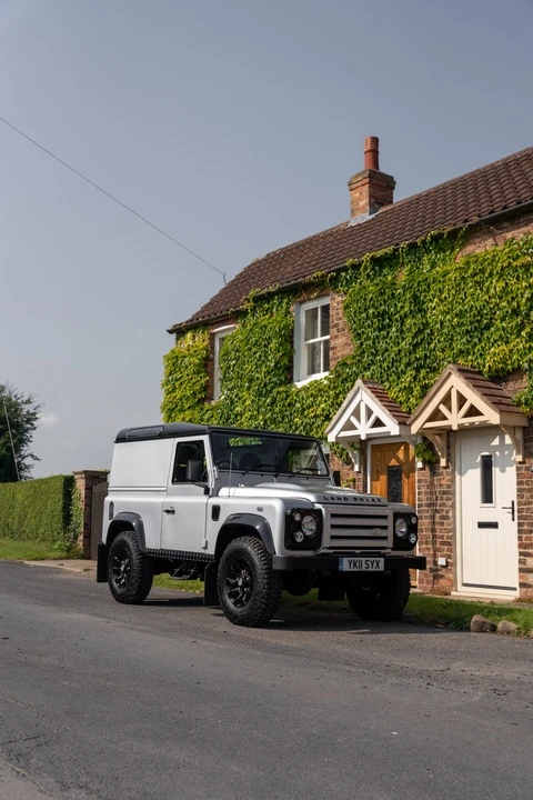 2011 Land Rover Defender 90 - Image 25 of 31