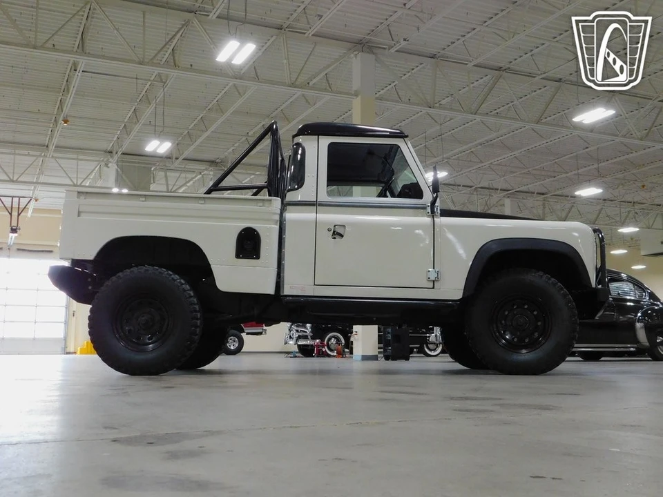 2011 Land Rover Defender - Image 31 of 31