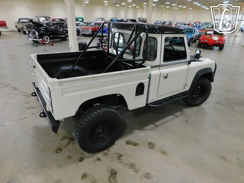 2011 Land Rover Defender - Image 28 of 31
