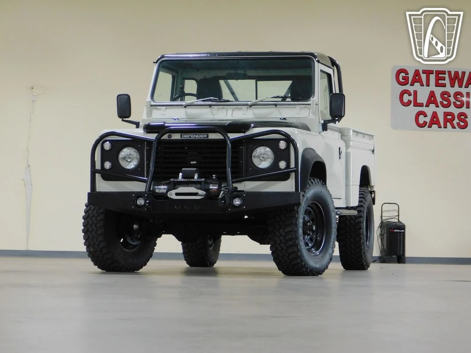 2011 Land Rover Defender - Image 3 of 21