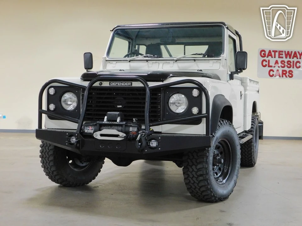 2011 Land Rover Defender - Image 5 of 21