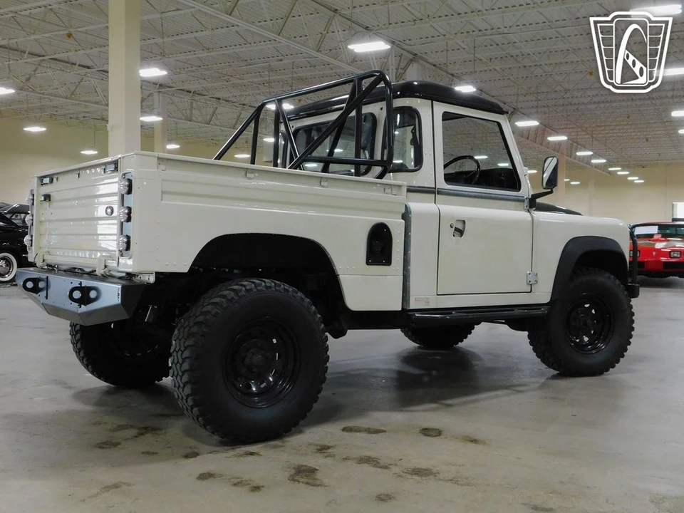 2011 Land Rover Defender - Image 27 of 31