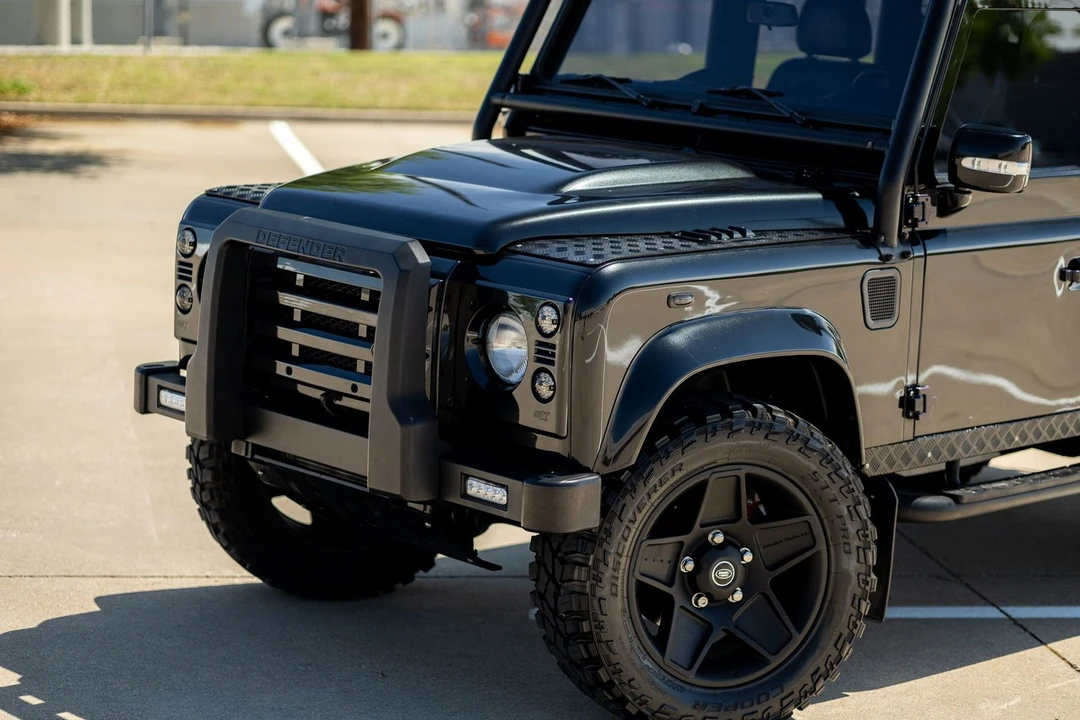 2011 Land Rover Defender 110 - Image 3 of 21