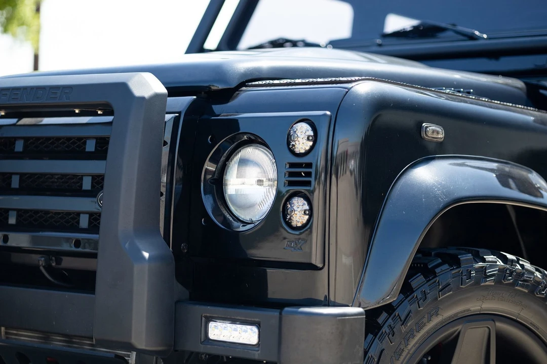2011 Land Rover Defender 110 - Image 7 of 21