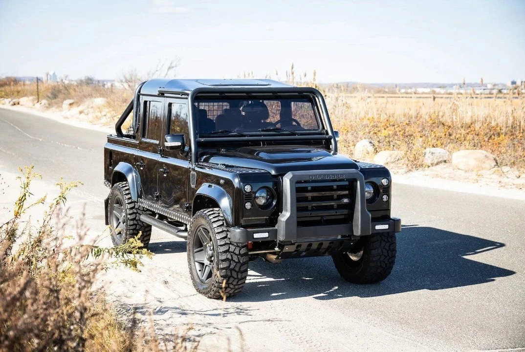 2011 Land Rover Defender 110 - Image 5 of 17