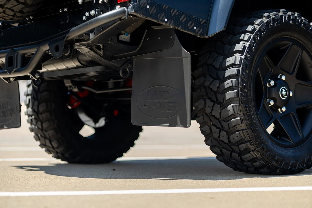 2011 Land Rover Defender 110 - Image 20 of 21