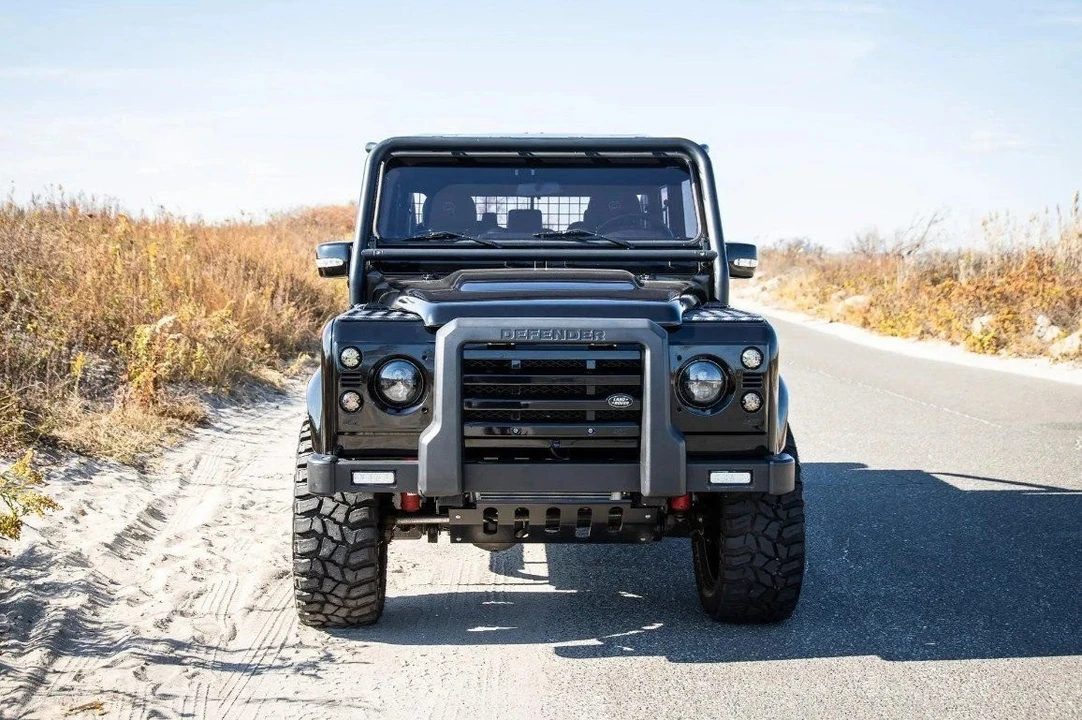 2011 Land Rover Defender 110 - Image 3 of 17