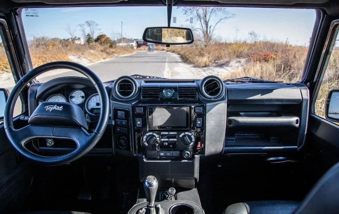 2011 Land Rover Defender 110 - Image 12 of 17