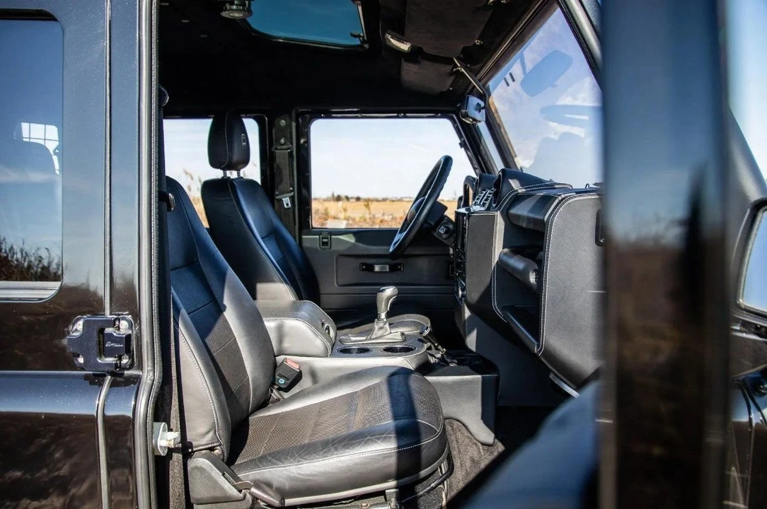 2011 Land Rover Defender 110 - Image 11 of 17