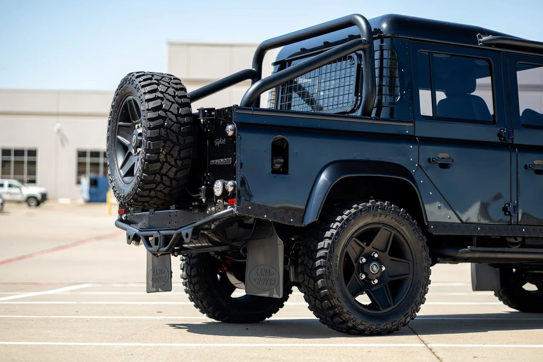 2011 Land Rover Defender 110 - Image 14 of 21
