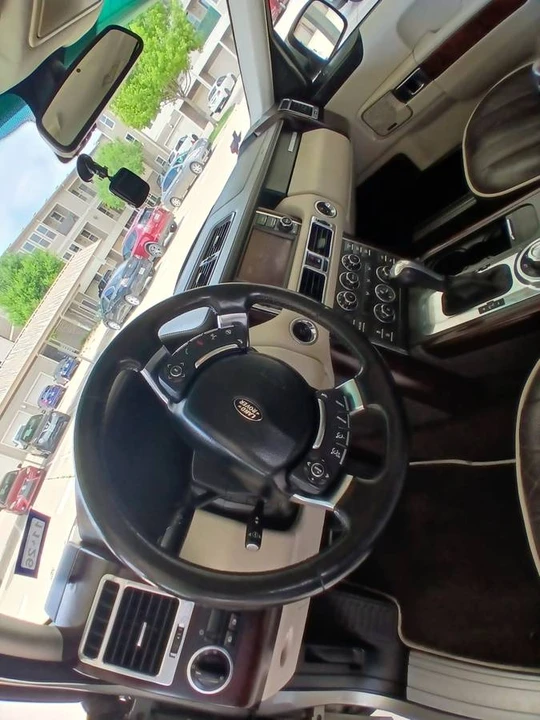2011 Land Rover Range Rover L322 - Image 5 of 15