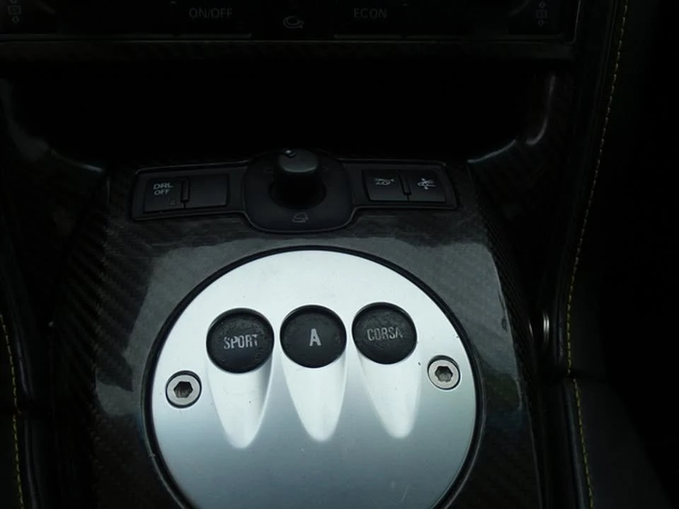 2011 Lamborghini Gallardo - Image 17 of 20