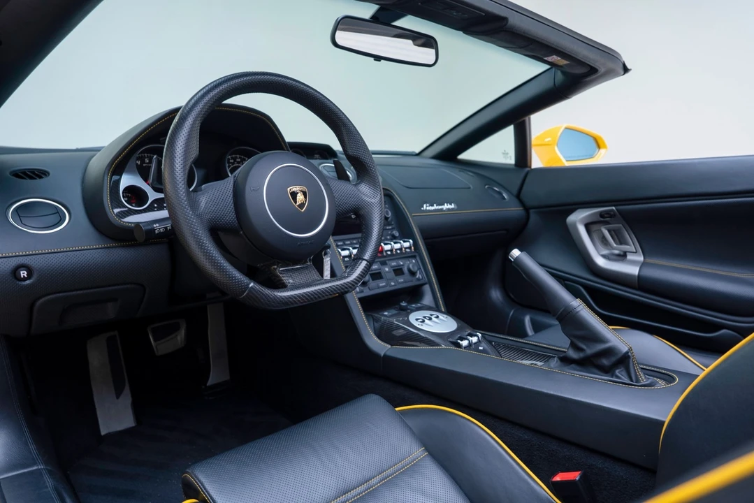 2011 Lamborghini - Image 2 of 31