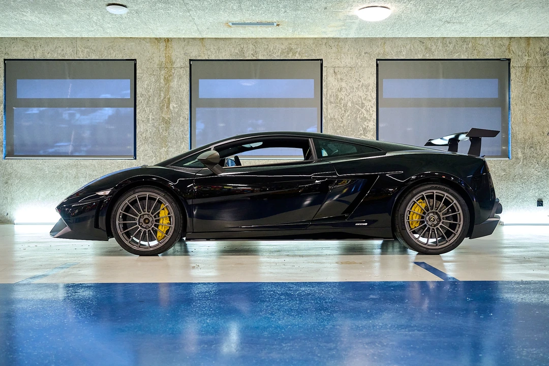 2011 Lamborghini Gallardo LP570-4 Superleggera - Image 12 of 31