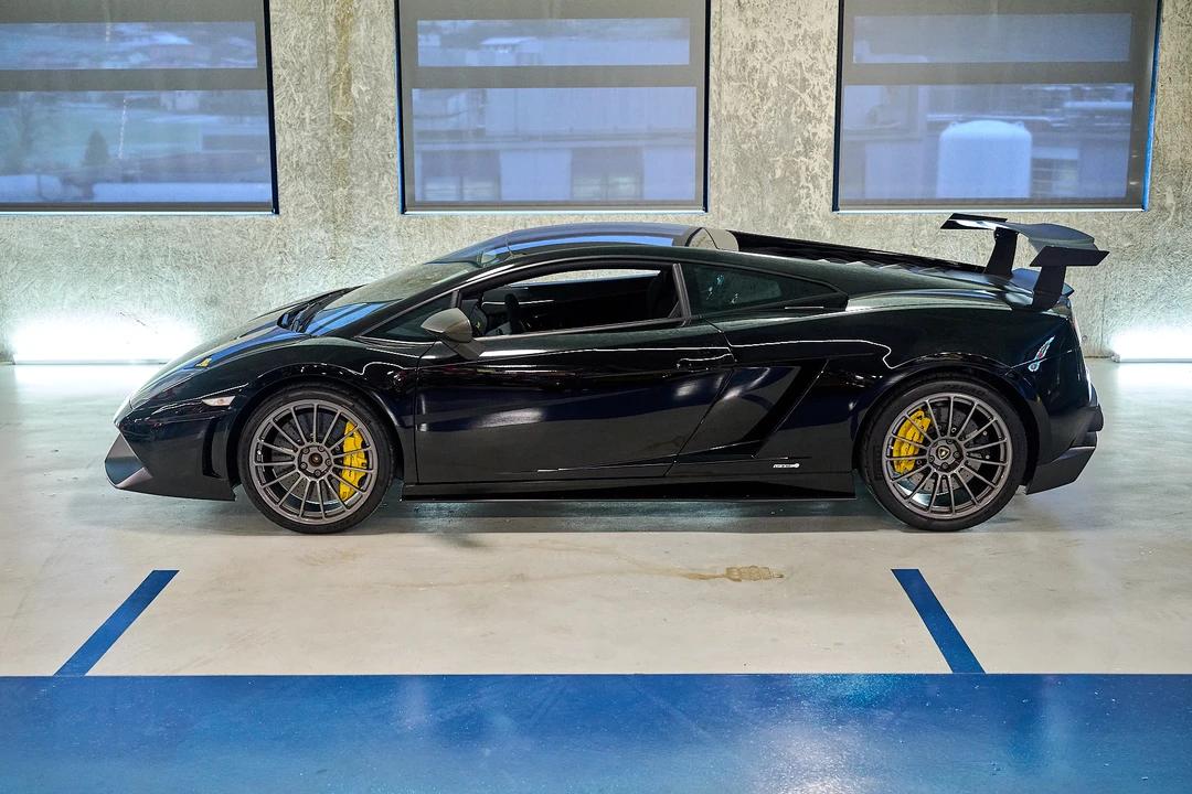 2011 Lamborghini Gallardo LP570-4 Superleggera - Image 4 of 31