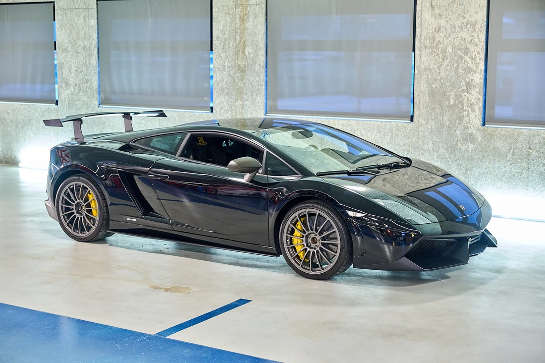 2011 Lamborghini Gallardo LP570-4 Superleggera - Image 17 of 31