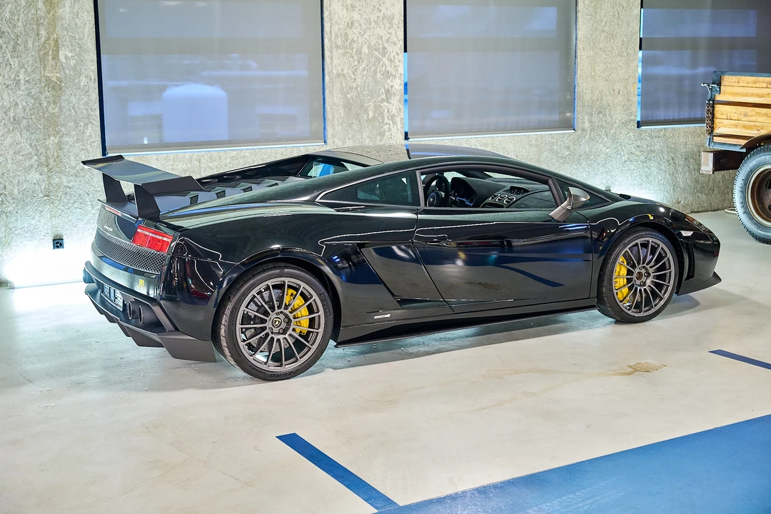 2011 Lamborghini Gallardo LP570-4 Superleggera - Image 7 of 31