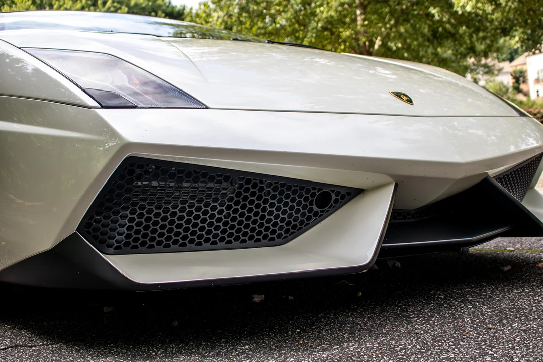 2011 Lamborghini Gallardo LP570-4 Spyder Performante - Image 9 of 31