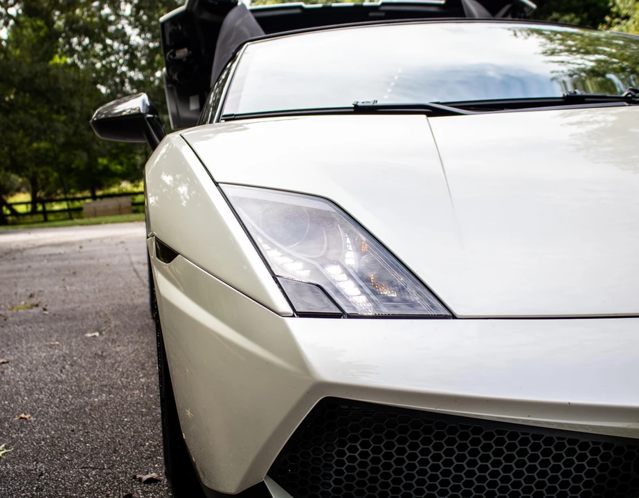 2011 Lamborghini Gallardo LP570-4 Spyder Performante - Image 7 of 31