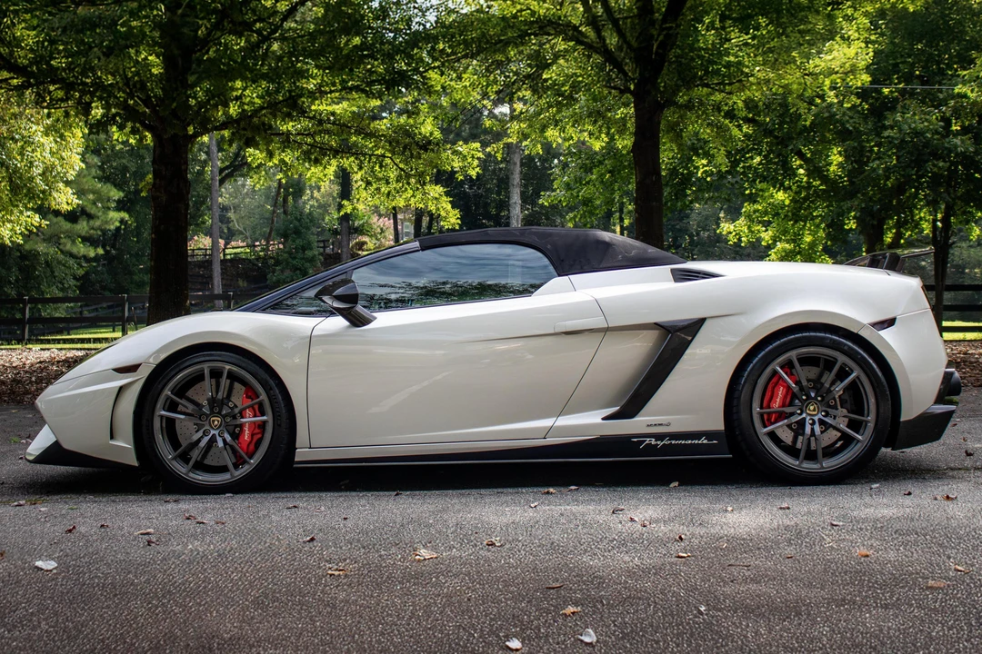 2011 Lamborghini Gallardo LP570-4 Spyder Performante - Image 3 of 31