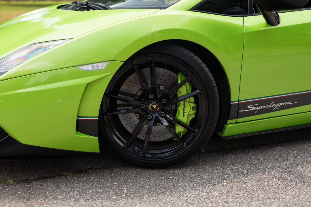 2011 Lamborghini Gallardo LP570-4 Superleggera - Image 18 of 31