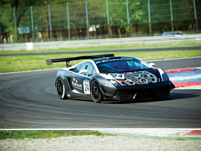 2011 Lamborghini Gallardo - Image 2 of 25