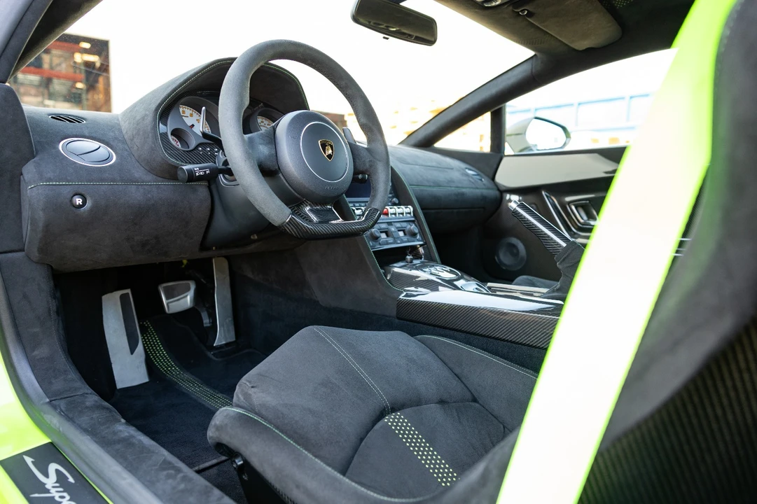 2011 Lamborghini Gallardo LP570-4 Superleggera - Image 21 of 31
