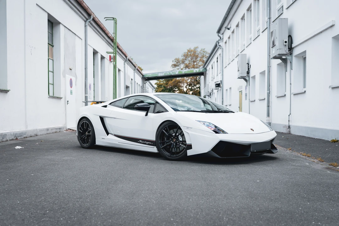 2011 Lamborghini Gallardo LP570-4 Superleggera - Image 11 of 31