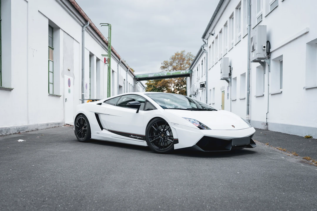 2011 Lamborghini Gallardo LP570-4 Superleggera - Image 3 of 31