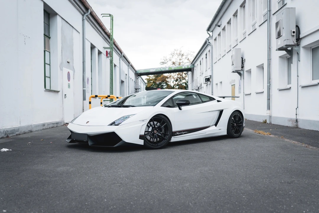 2011 Lamborghini Gallardo LP570-4 Superleggera - Image 16 of 31