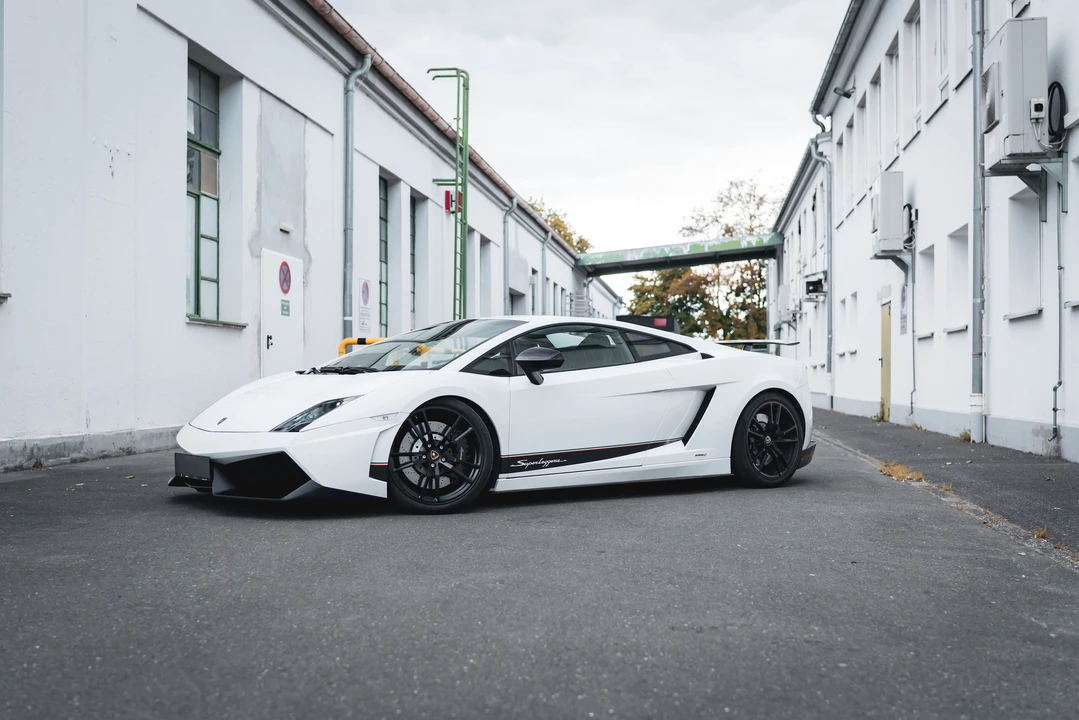 2011 Lamborghini Gallardo LP570-4 Superleggera - Image 8 of 31