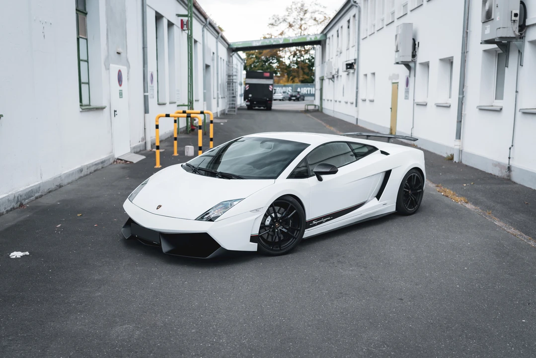 2011 Lamborghini Gallardo LP570-4 Superleggera - Image 17 of 31
