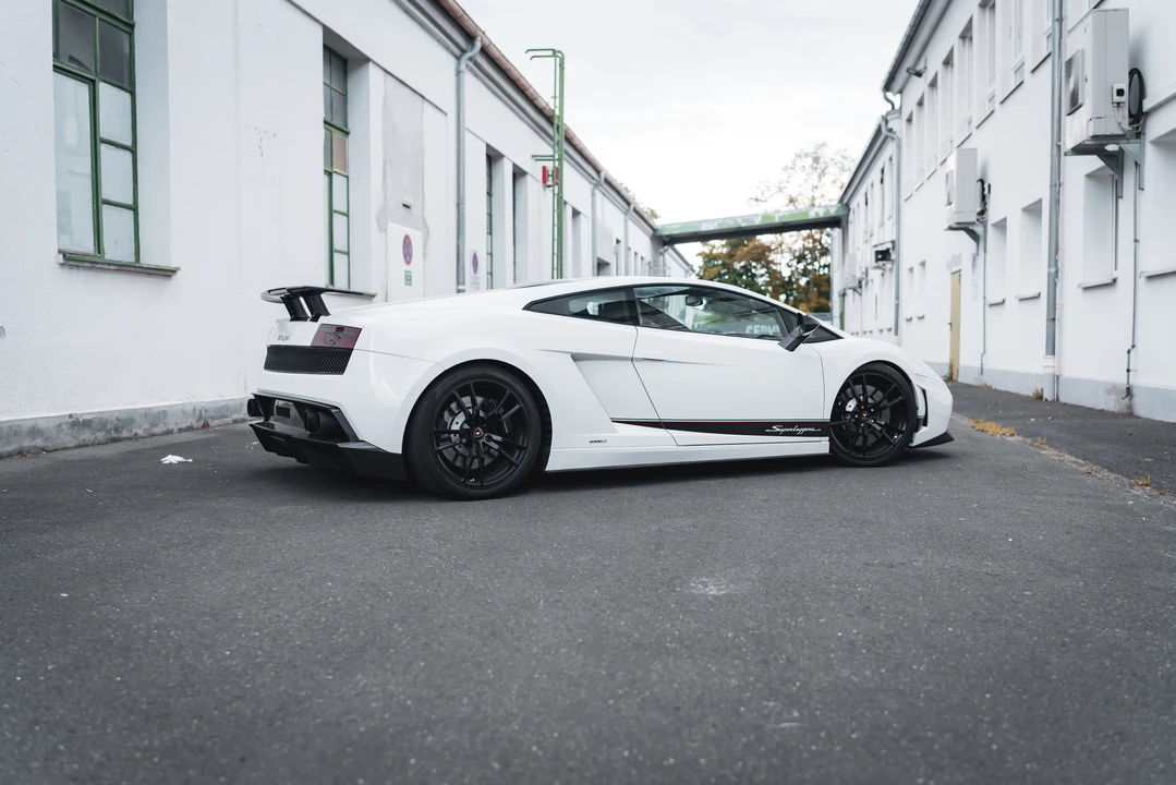2011 Lamborghini Gallardo LP570-4 Superleggera - Image 22 of 31