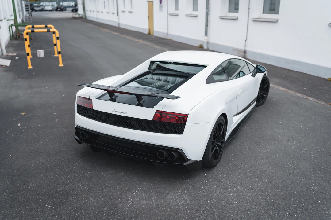 2011 Lamborghini Gallardo LP570-4 Superleggera - Image 23 of 31