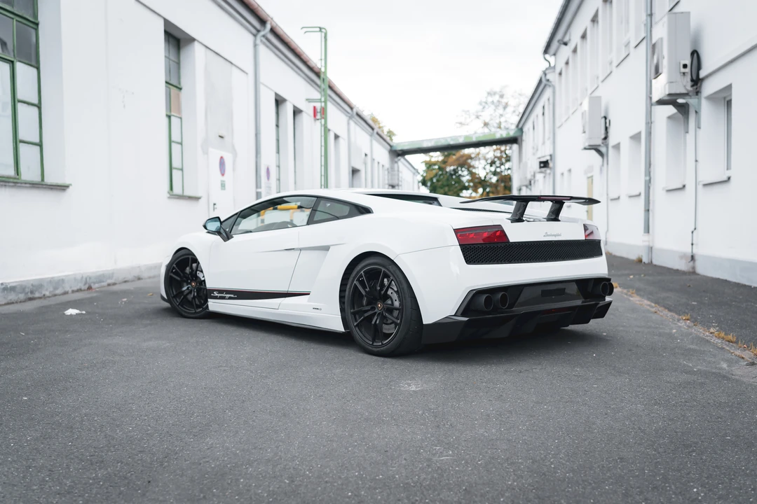 2011 Lamborghini Gallardo LP570-4 Superleggera - Image 7 of 31