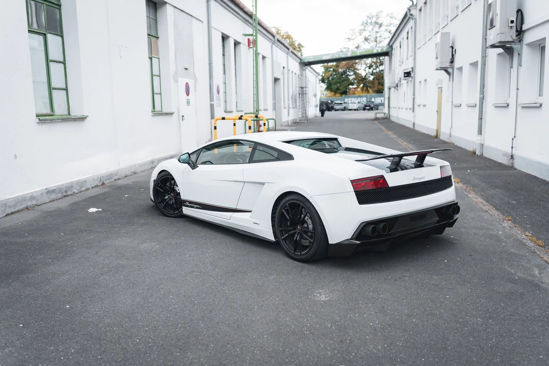 2011 Lamborghini Gallardo LP570-4 Superleggera - Image 24 of 31