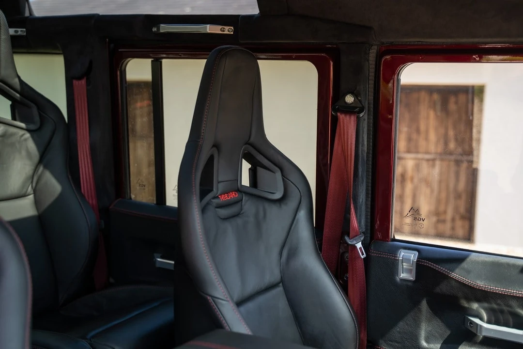 2011 Land Rover Defender - Image 18 of 30