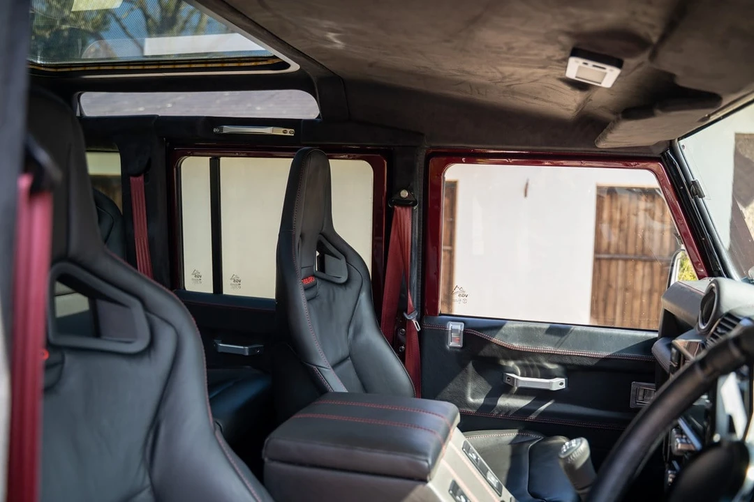 2011 Land Rover Defender - Image 21 of 30