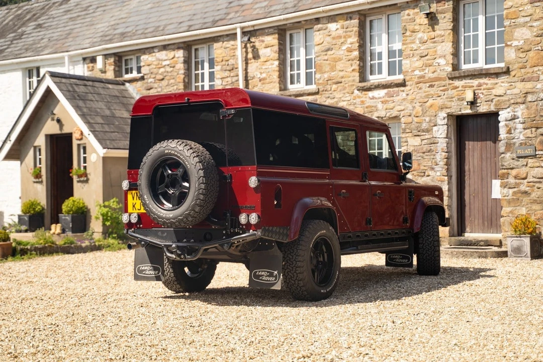 2011 Land Rover Defender - Image 5 of 30